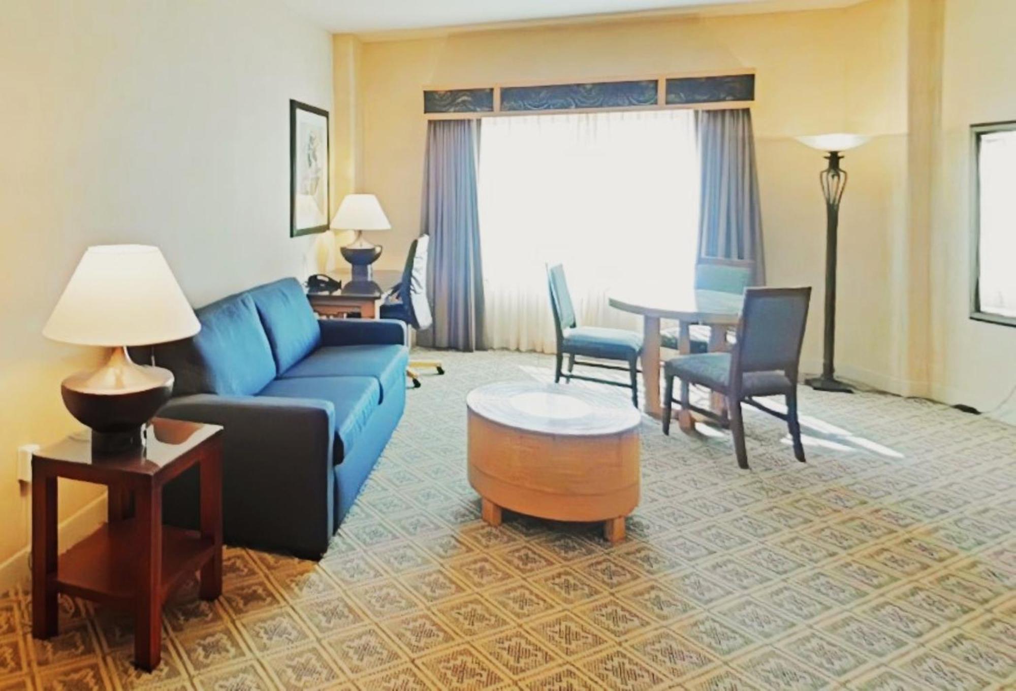 Hilton Buffalo Thunder 4*